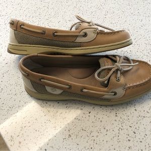 Sperry womens boat shoe, tan color size 8